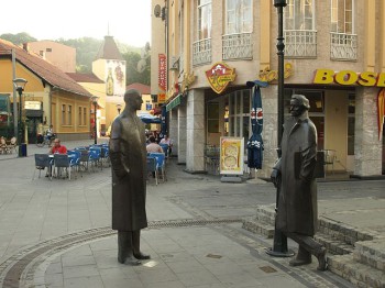 Tuzla_Center_Statues